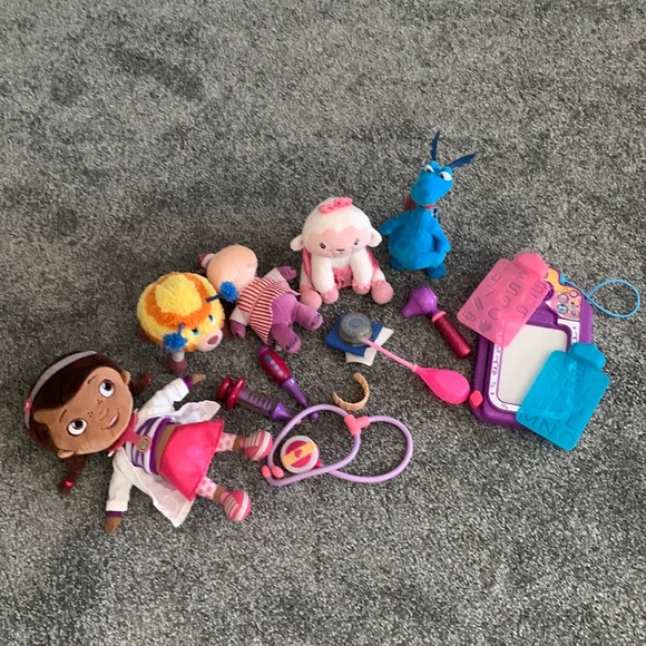 Bundle of Doc McStuffins Toys - Picture 1 of 5